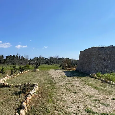 Trullo In The Salento Countryside Salve