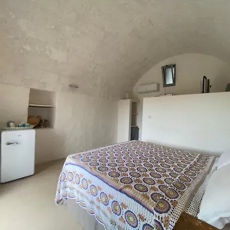 Trullo In The Salento Countryside Salve